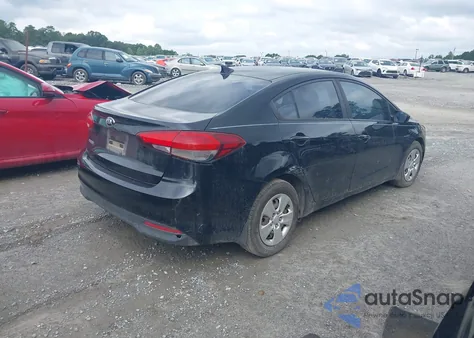 2017 Kia Forte Lx z USA, uszkodzony, nr VIN 3KPFK4A76HE048581